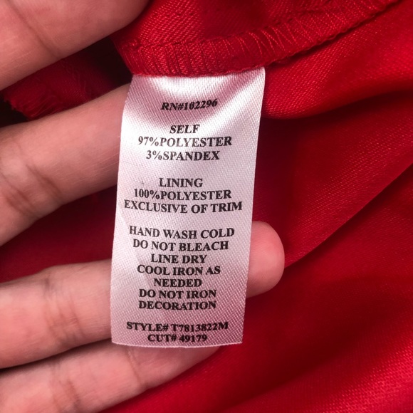 Red Dress - Picture 6 of 8